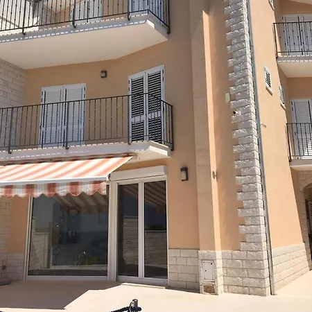 Aparthotel Luna